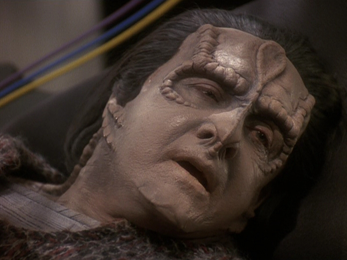 extant_StarTrek_DS9_5x19-TiesOfBloodAndWater_01530.jpg