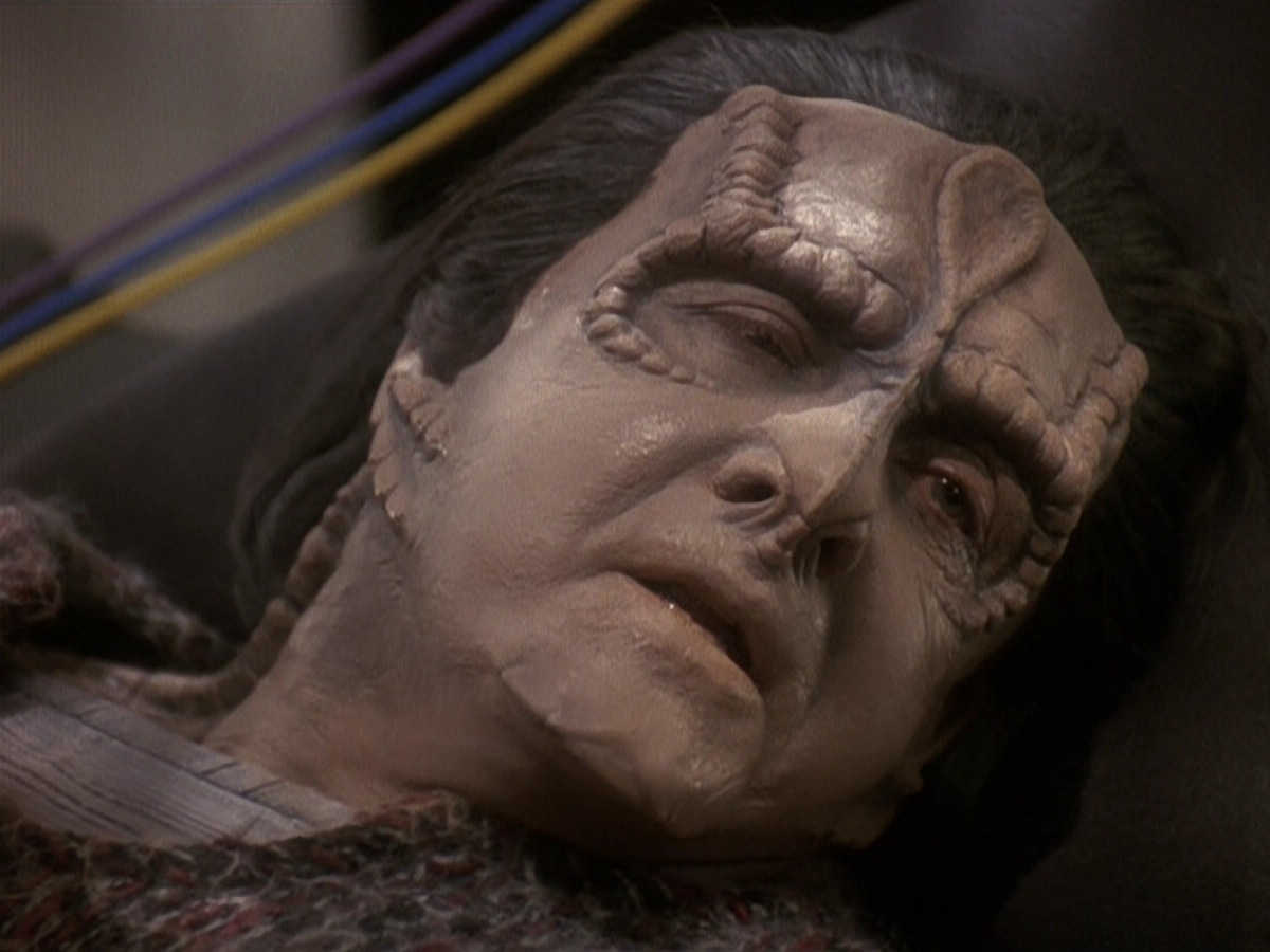 extant_StarTrek_DS9_5x19-TiesOfBloodAndWater_01532.jpg