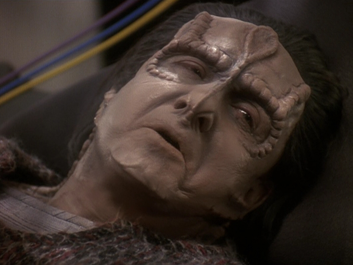 extant_StarTrek_DS9_5x19-TiesOfBloodAndWater_01534.jpg