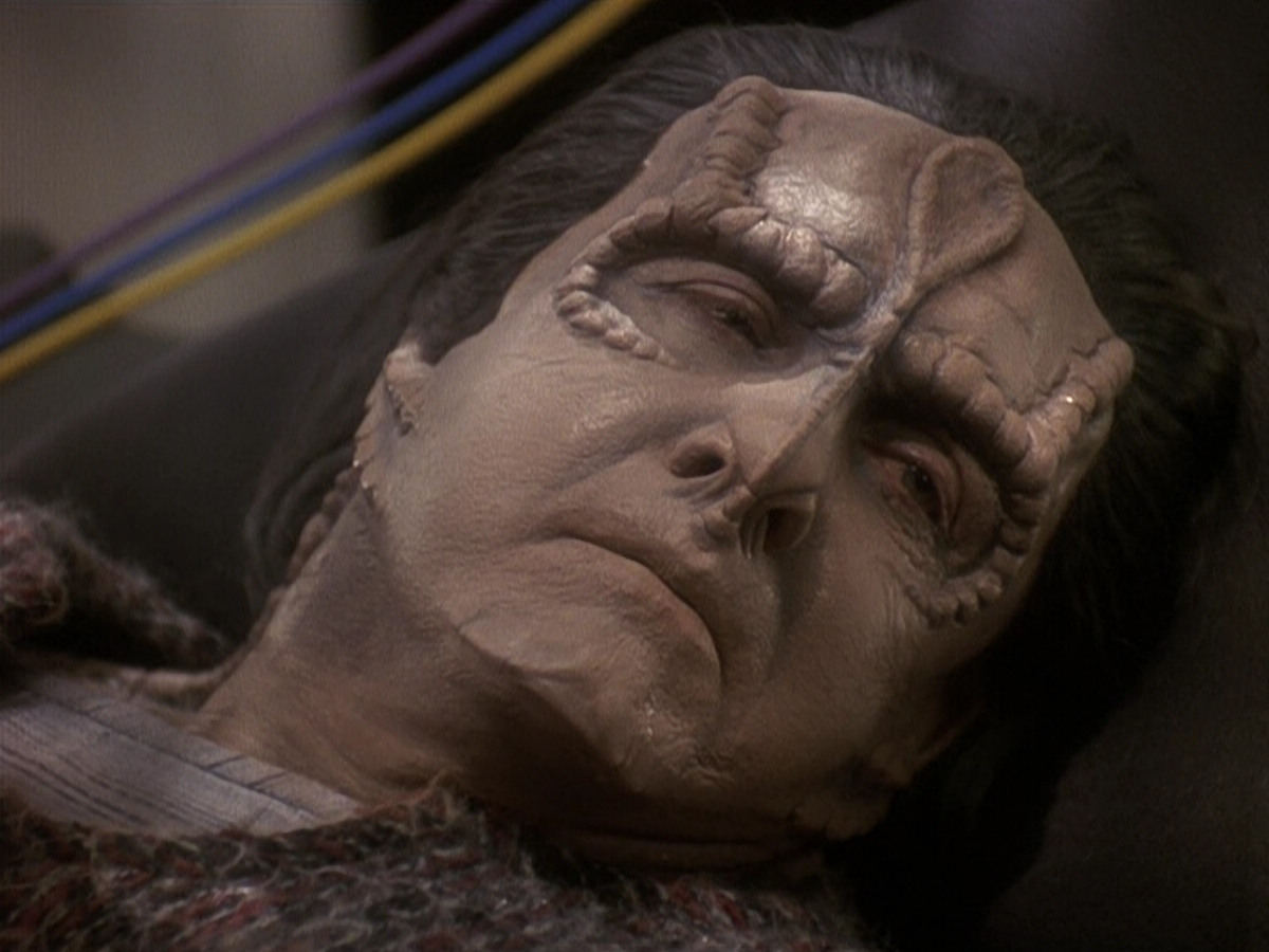 extant_StarTrek_DS9_5x19-TiesOfBloodAndWater_01536.jpg