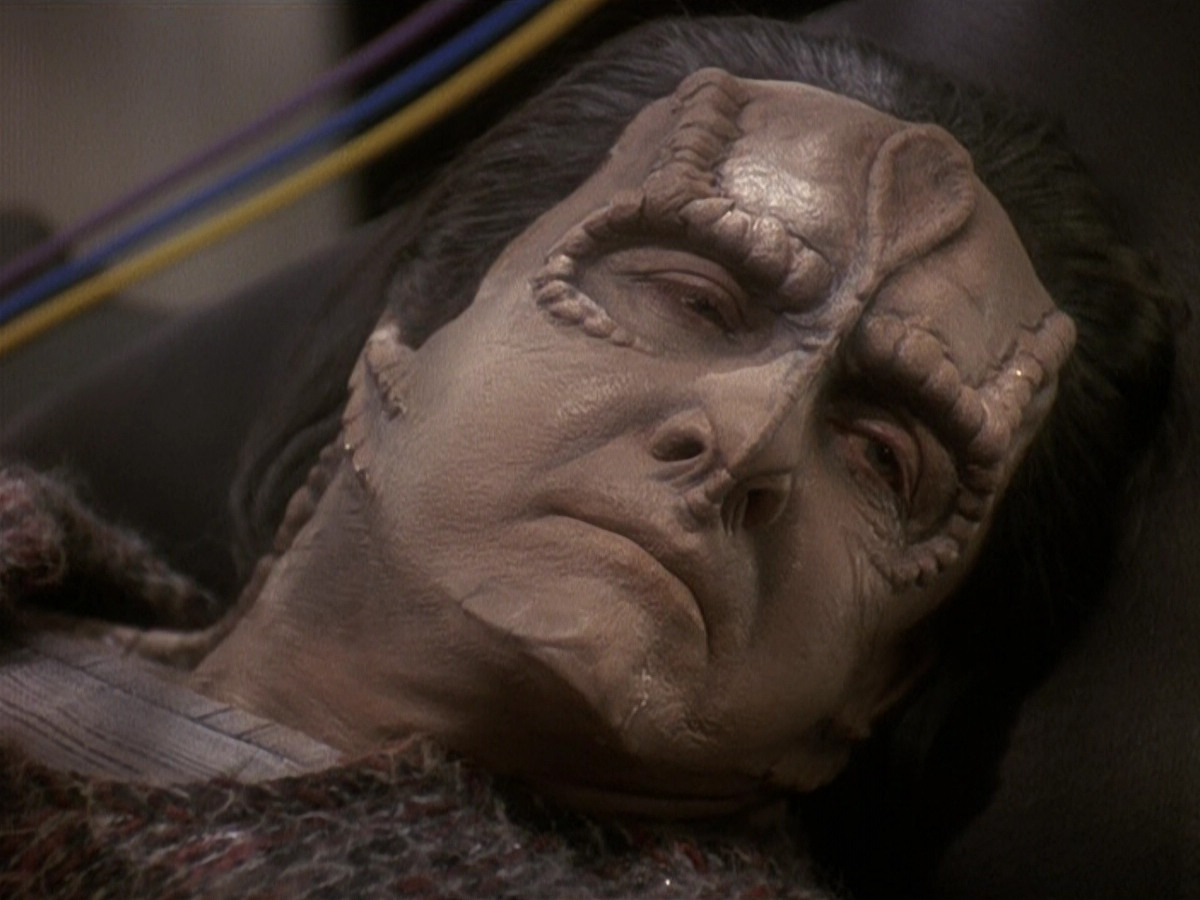 extant_StarTrek_DS9_5x19-TiesOfBloodAndWater_01537.jpg
