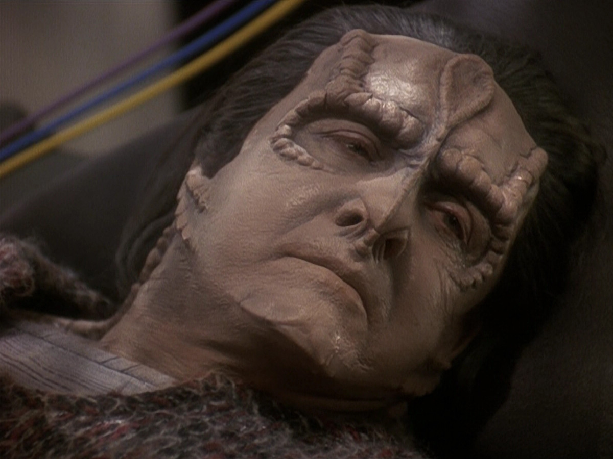extant_StarTrek_DS9_5x19-TiesOfBloodAndWater_01538.jpg