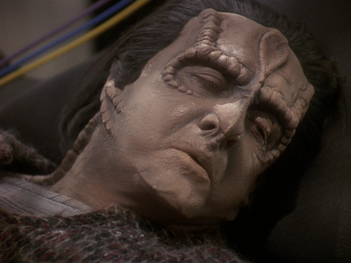 extant_StarTrek_DS9_5x19-TiesOfBloodAndWater_01560.jpg