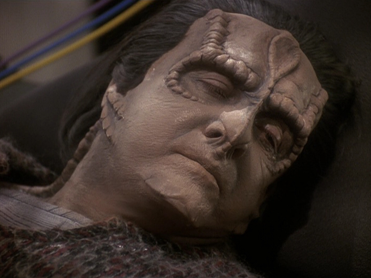 extant_StarTrek_DS9_5x19-TiesOfBloodAndWater_01561.jpg