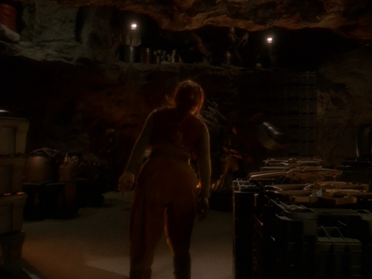 extant_StarTrek_DS9_5x19-TiesOfBloodAndWater_01588.jpg