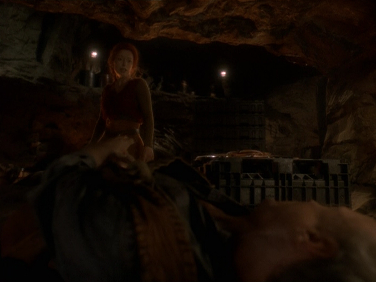 extant_StarTrek_DS9_5x19-TiesOfBloodAndWater_01660.jpg