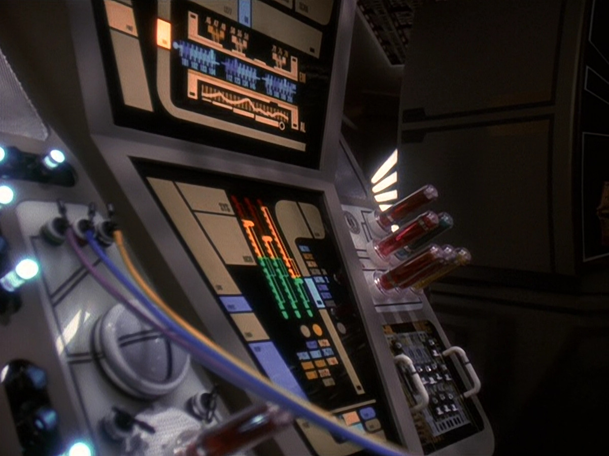 extant_StarTrek_DS9_5x19-TiesOfBloodAndWater_01687.jpg