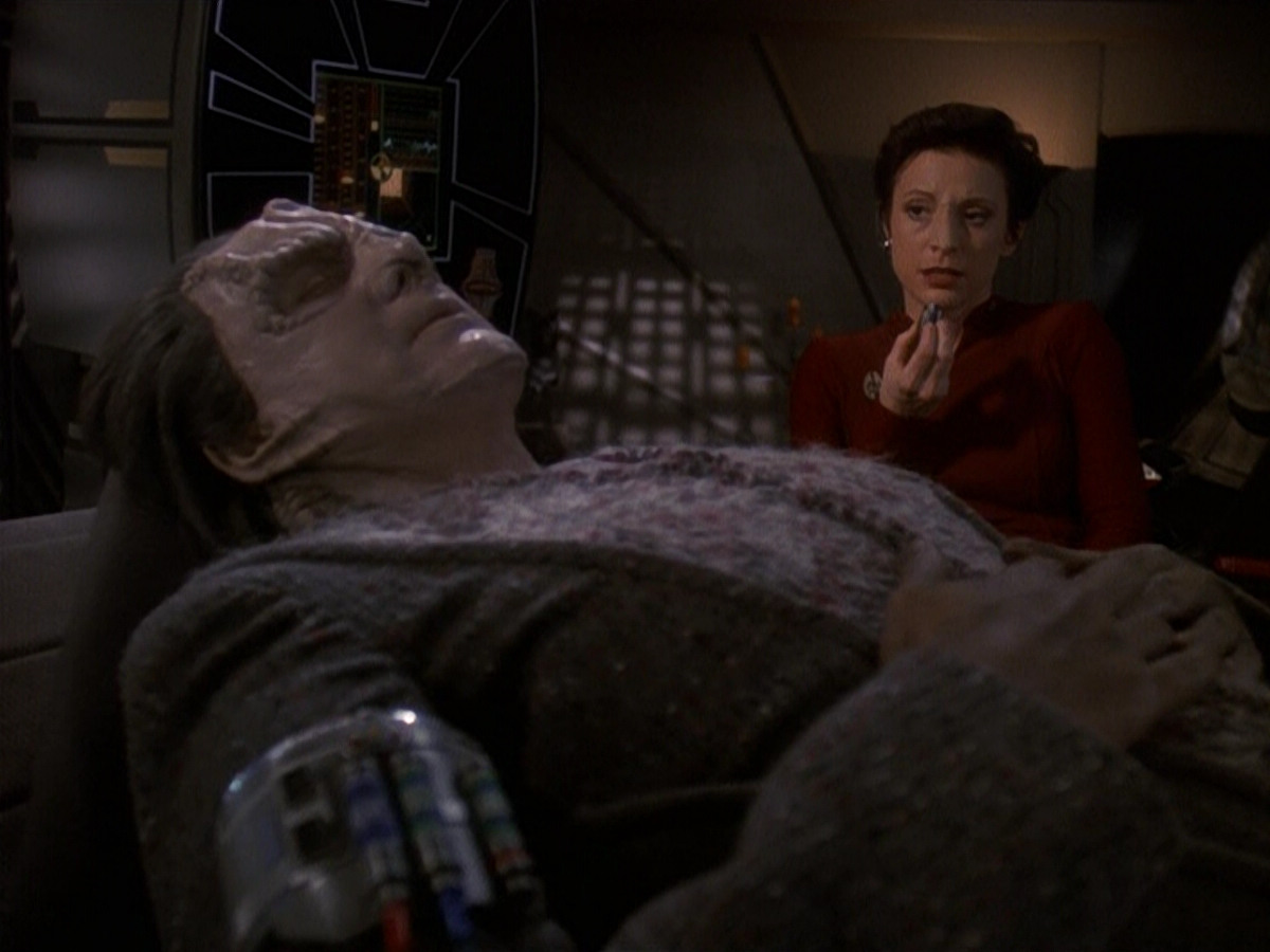 extant_StarTrek_DS9_5x19-TiesOfBloodAndWater_01703.jpg