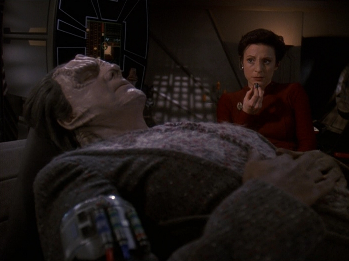 extant_StarTrek_DS9_5x19-TiesOfBloodAndWater_01704.jpg
