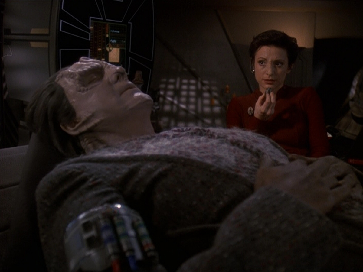 extant_StarTrek_DS9_5x19-TiesOfBloodAndWater_01706.jpg