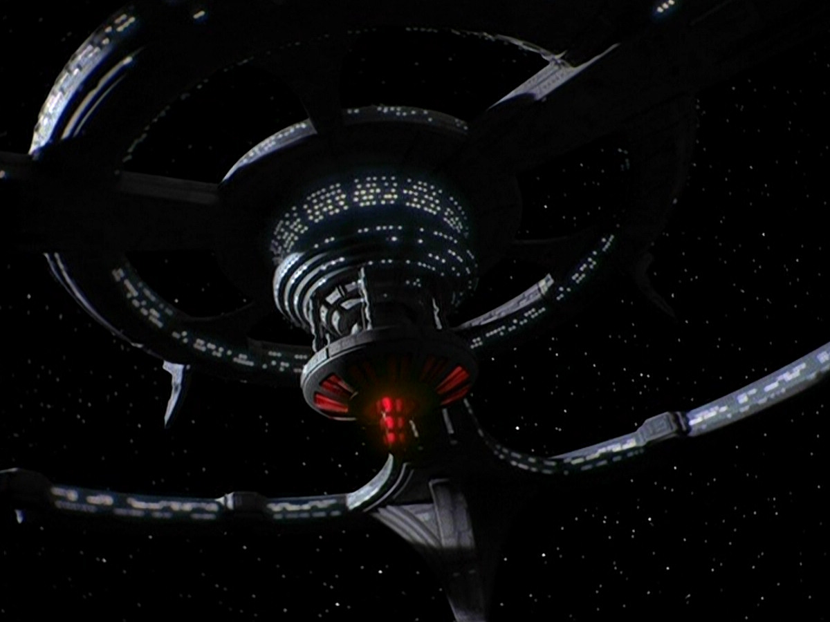 extant_StarTrek_DS9_5x19-TiesOfBloodAndWater_01735.jpg