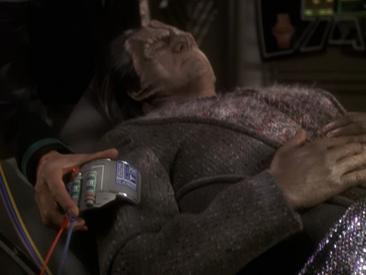 extant_StarTrek_DS9_5x19-TiesOfBloodAndWater_01778.jpg