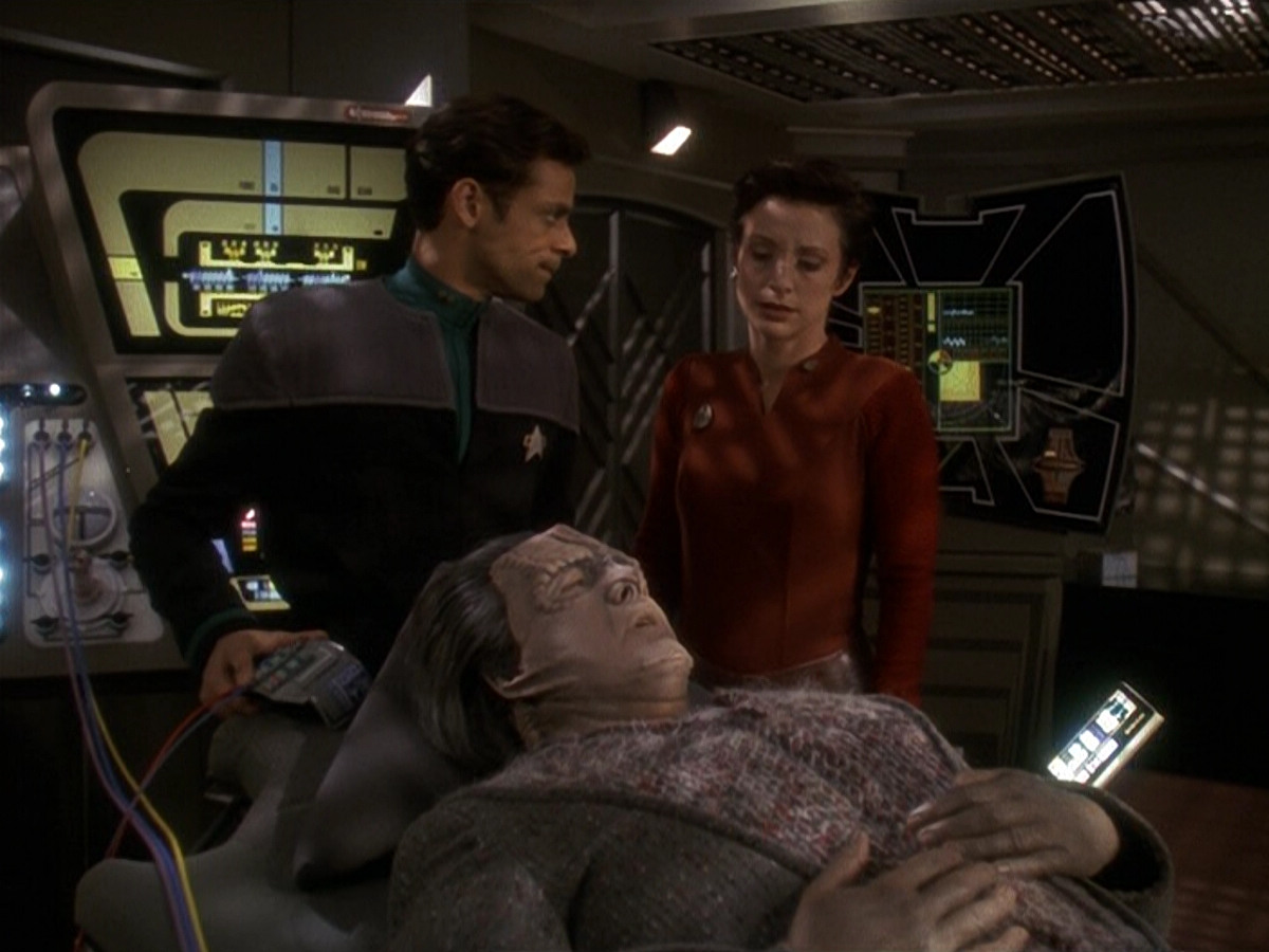 extant_StarTrek_DS9_5x19-TiesOfBloodAndWater_01790.jpg
