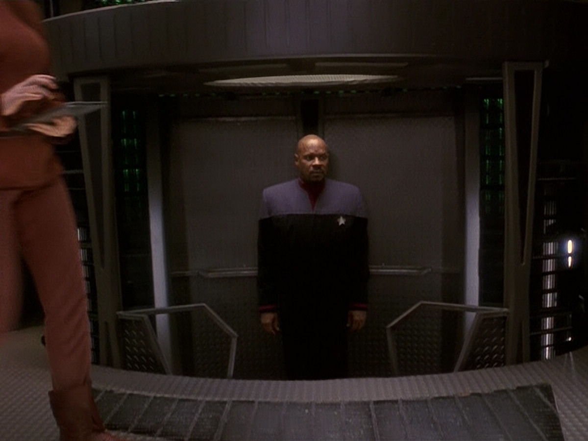 extant_StarTrek_DS9_5x19-TiesOfBloodAndWater_01836.jpg