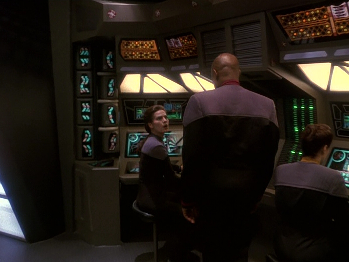 extant_StarTrek_DS9_5x19-TiesOfBloodAndWater_01846.jpg