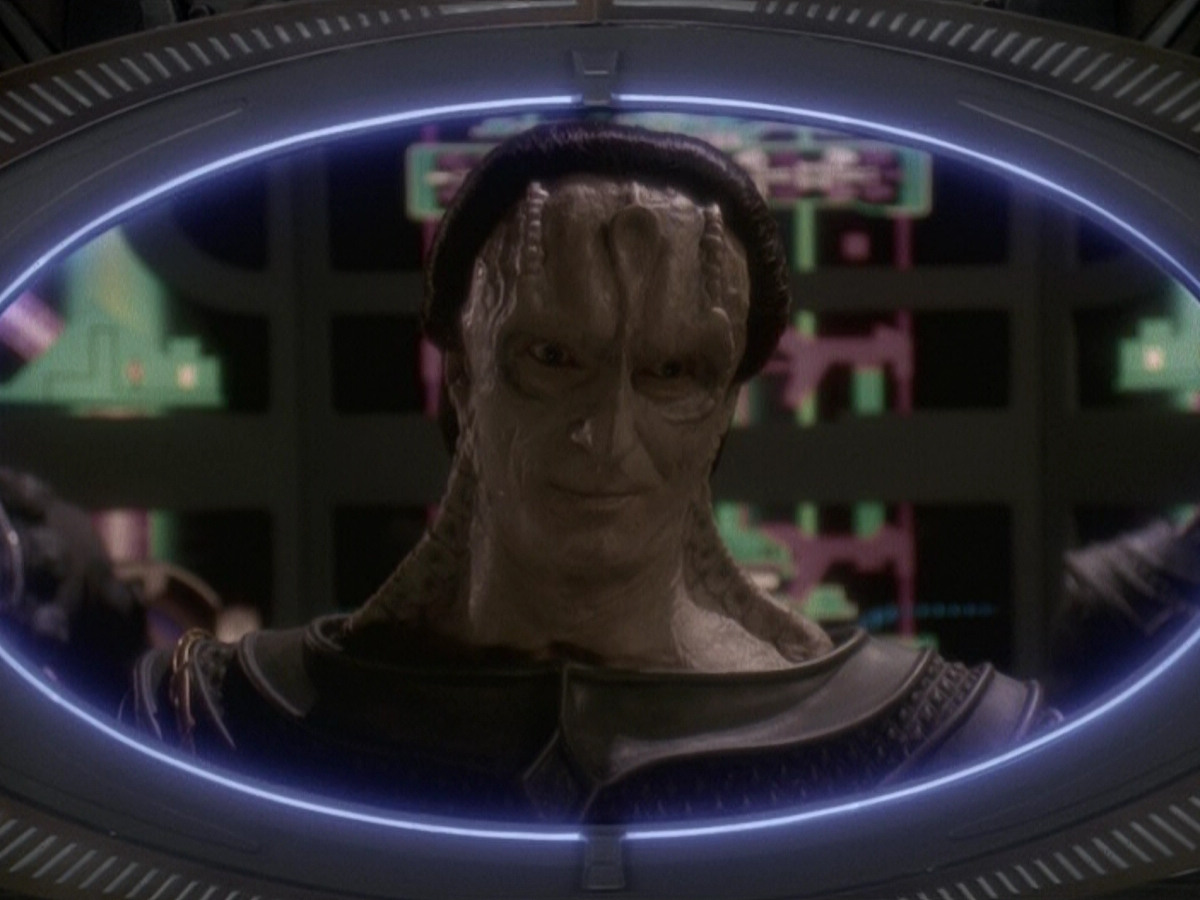 extant_StarTrek_DS9_5x19-TiesOfBloodAndWater_01879.jpg