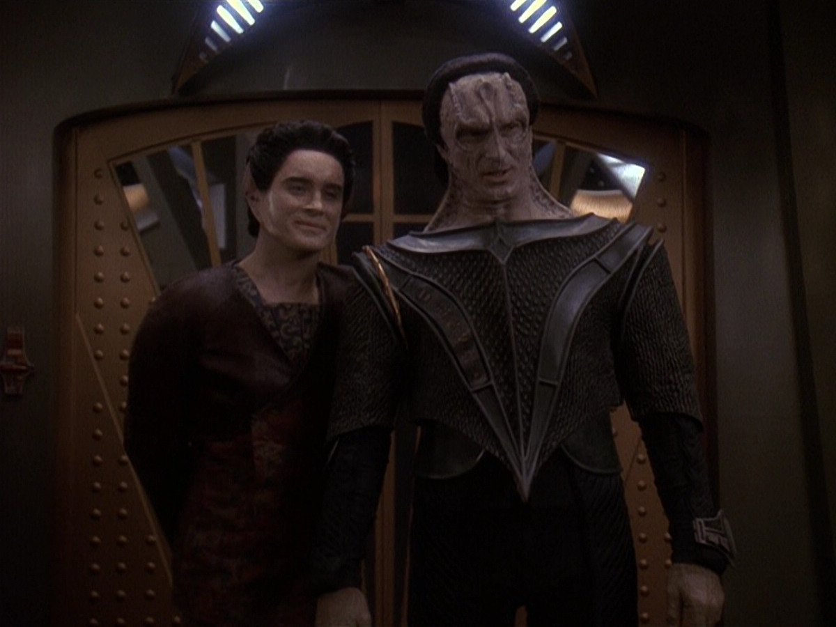 extant_StarTrek_DS9_5x19-TiesOfBloodAndWater_01914.jpg