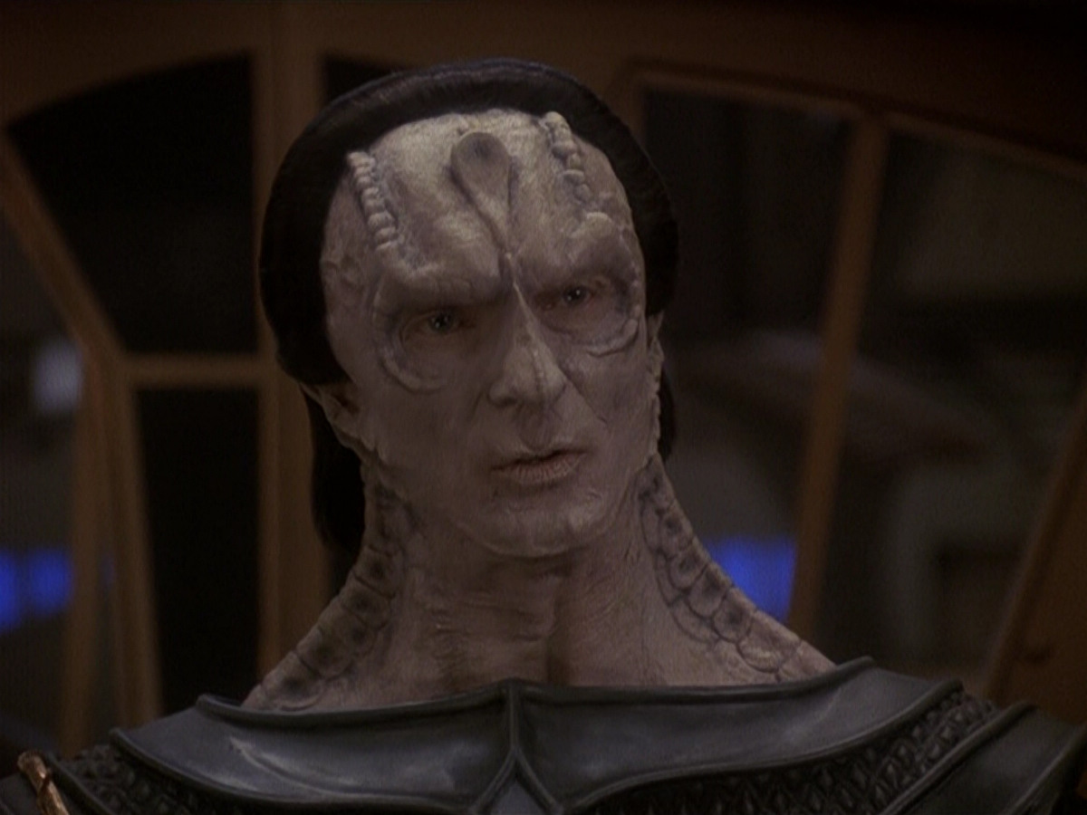 extant_StarTrek_DS9_5x19-TiesOfBloodAndWater_01979.jpg