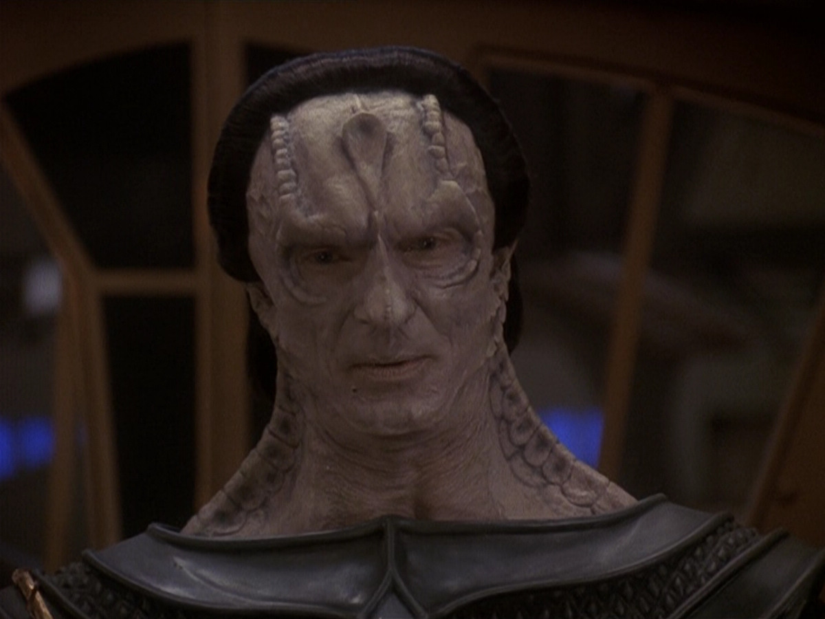 extant_StarTrek_DS9_5x19-TiesOfBloodAndWater_01982.jpg