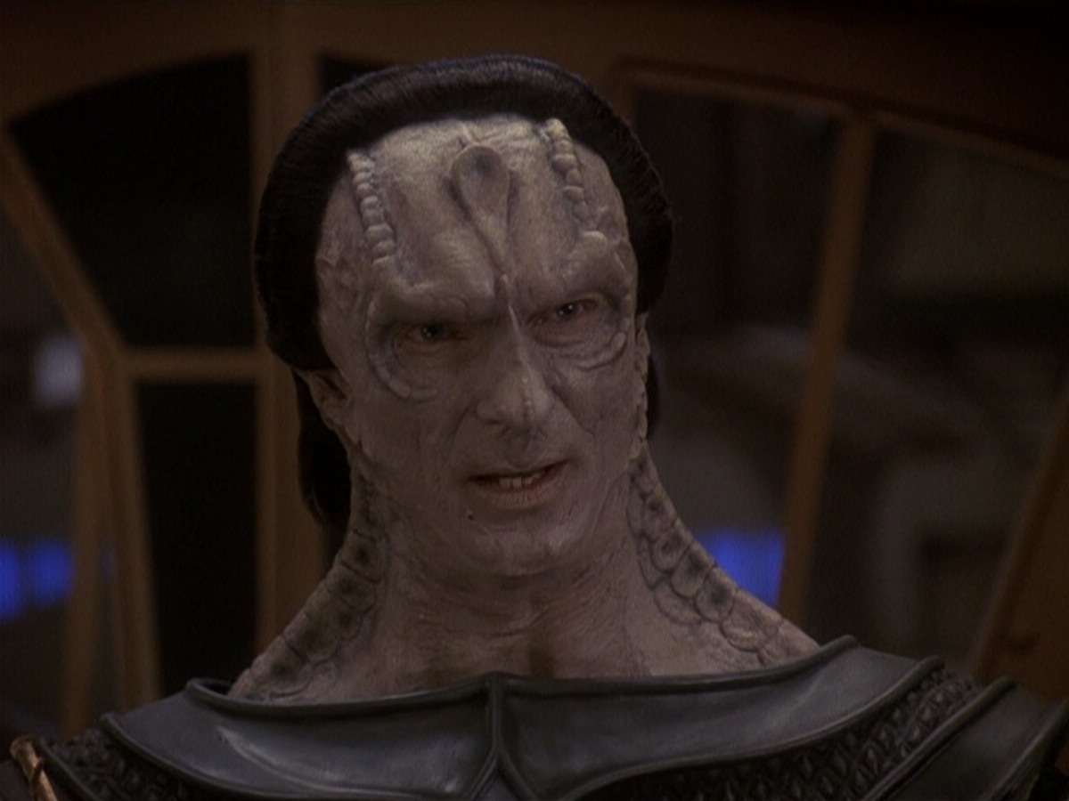 extant_StarTrek_DS9_5x19-TiesOfBloodAndWater_01994.jpg