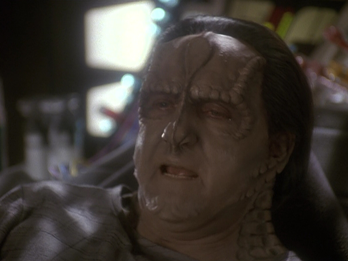 extant_StarTrek_DS9_5x19-TiesOfBloodAndWater_02018.jpg