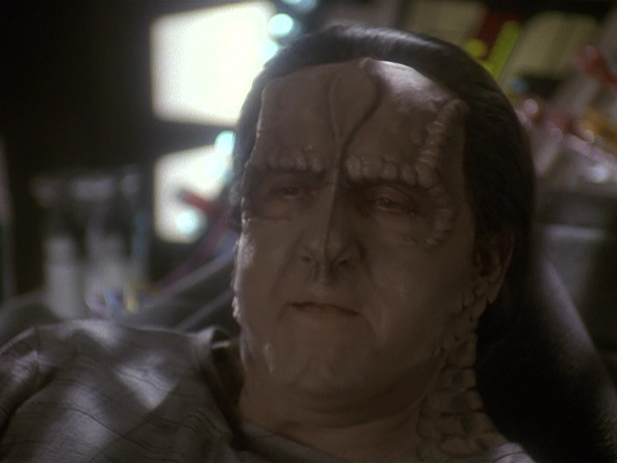 extant_StarTrek_DS9_5x19-TiesOfBloodAndWater_02020.jpg