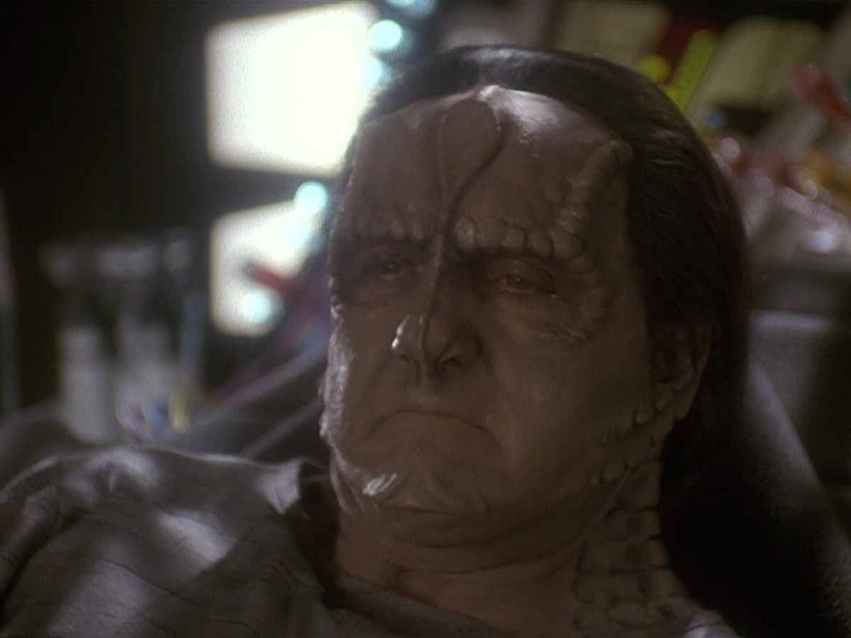 extant_StarTrek_DS9_5x19-TiesOfBloodAndWater_02026.jpg
