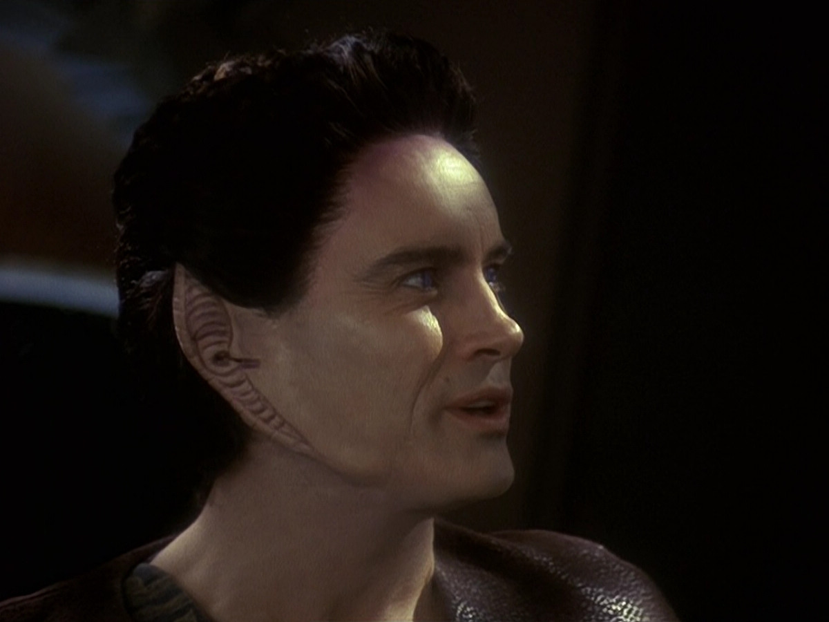 extant_StarTrek_DS9_5x19-TiesOfBloodAndWater_02034.jpg