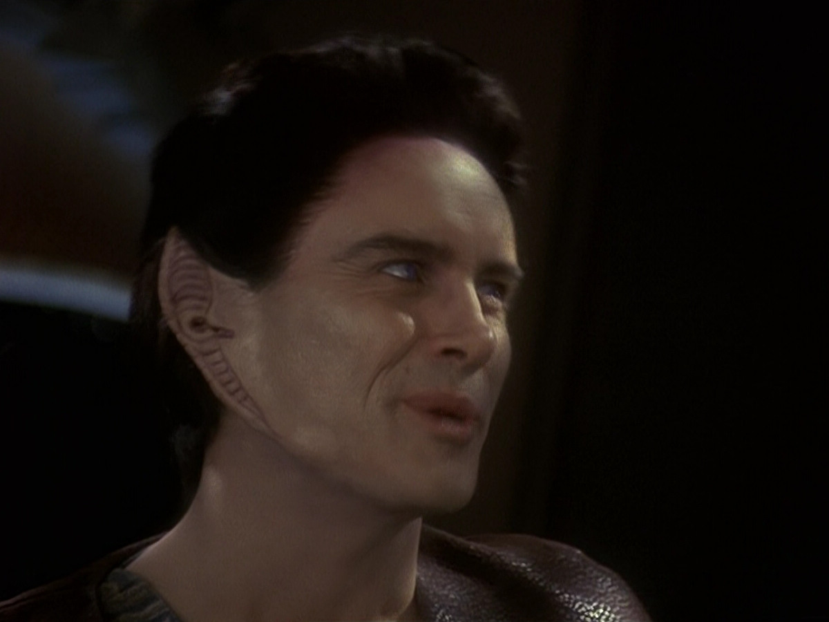 extant_StarTrek_DS9_5x19-TiesOfBloodAndWater_02036.jpg