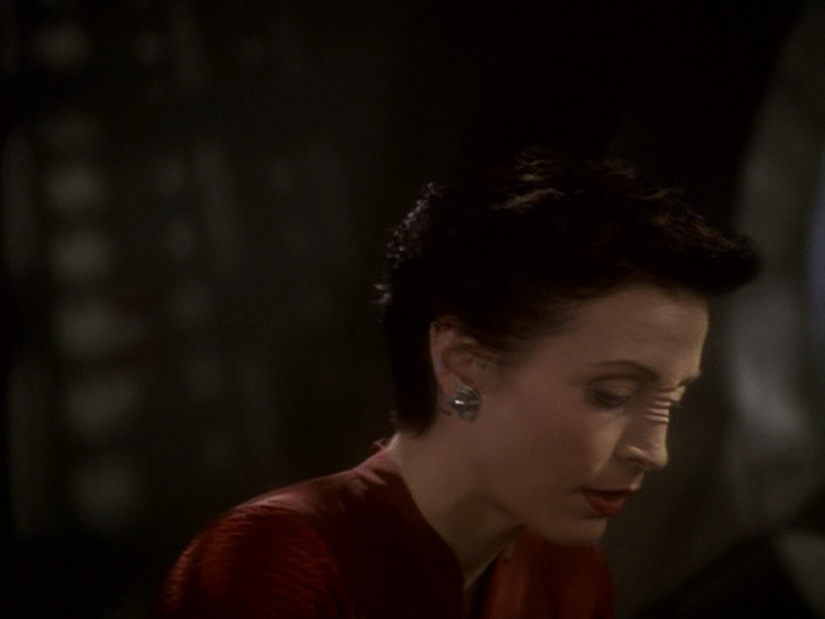 extant_StarTrek_DS9_5x19-TiesOfBloodAndWater_02040.jpg