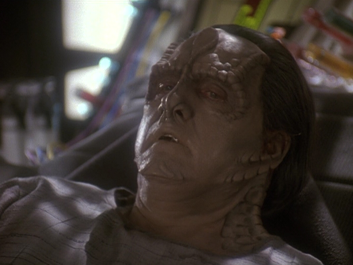 extant_StarTrek_DS9_5x19-TiesOfBloodAndWater_02048.jpg