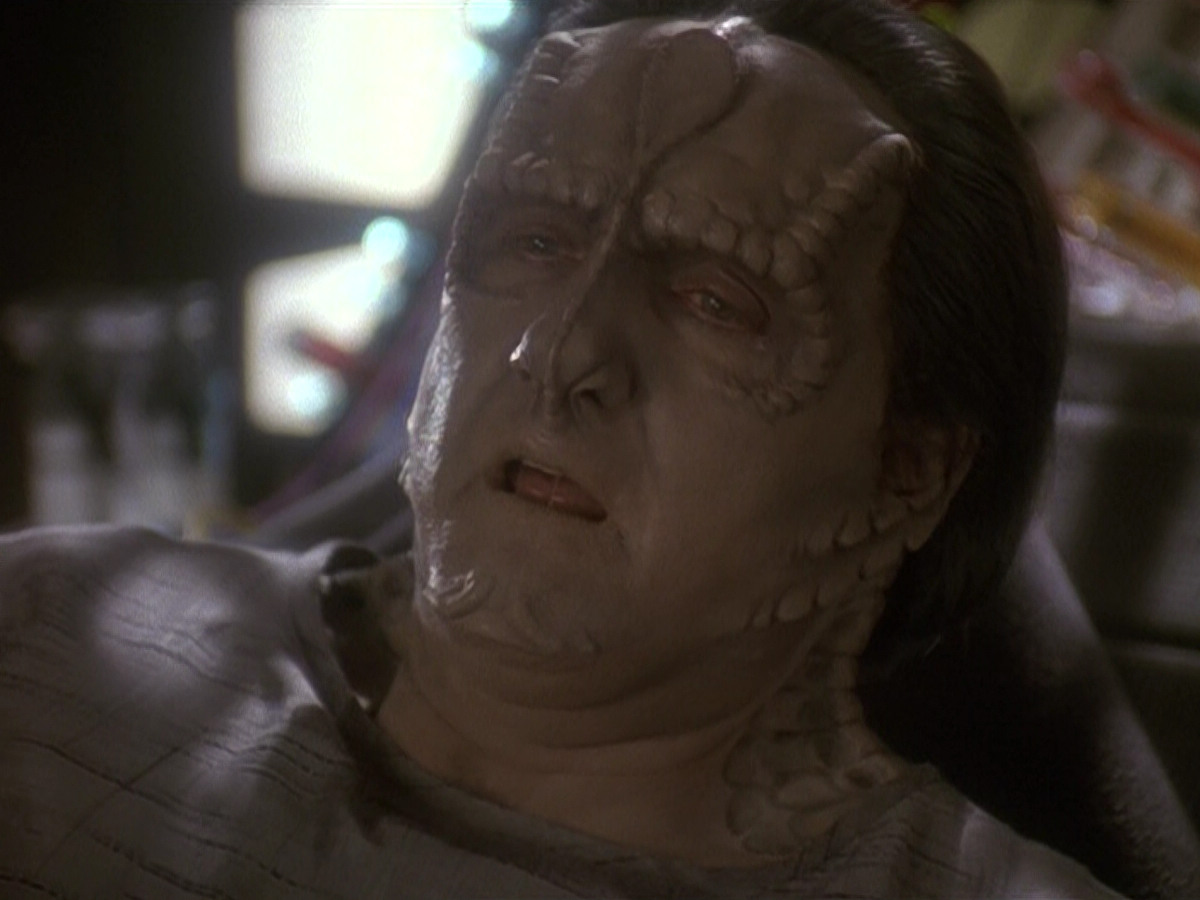 extant_StarTrek_DS9_5x19-TiesOfBloodAndWater_02052.jpg