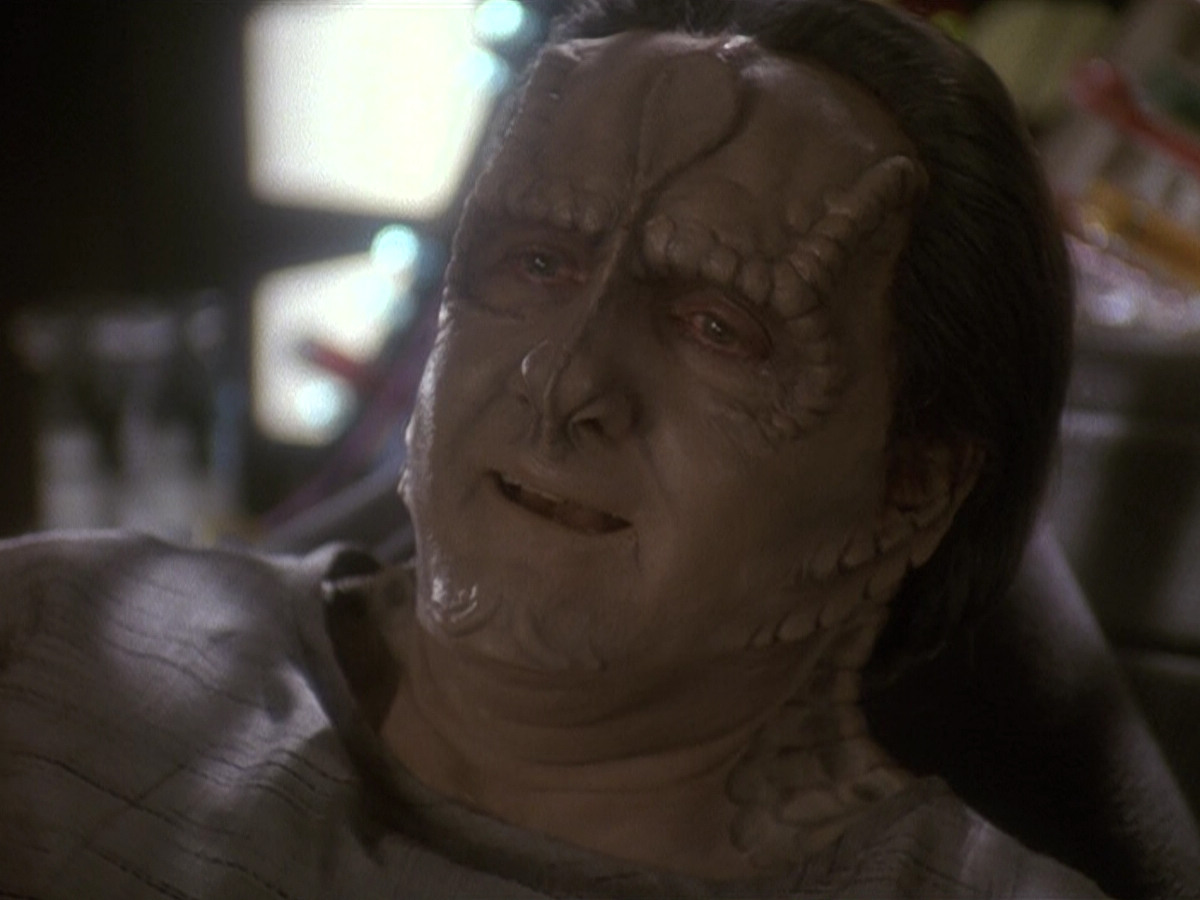 extant_StarTrek_DS9_5x19-TiesOfBloodAndWater_02053.jpg