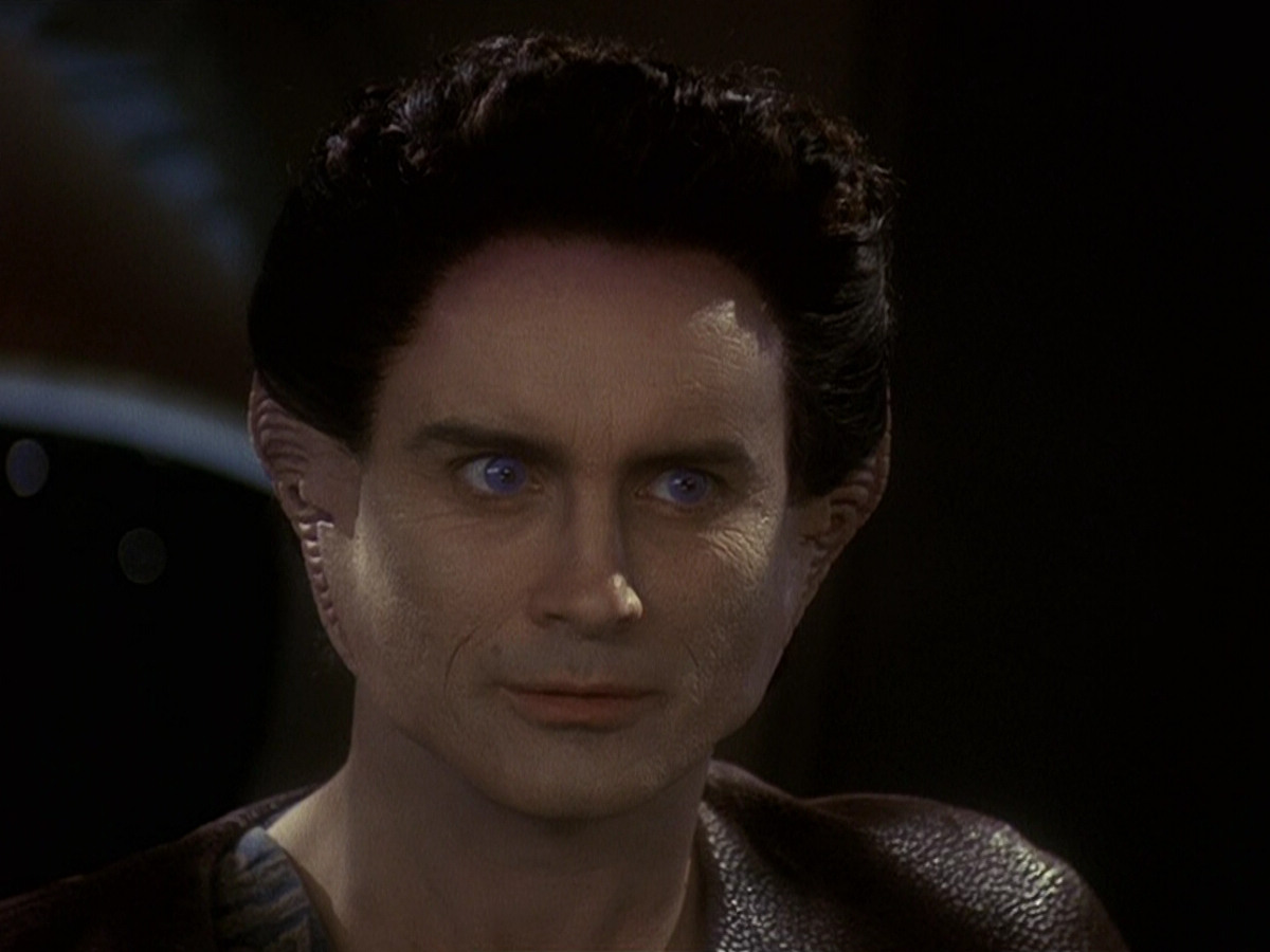extant_StarTrek_DS9_5x19-TiesOfBloodAndWater_02073.jpg
