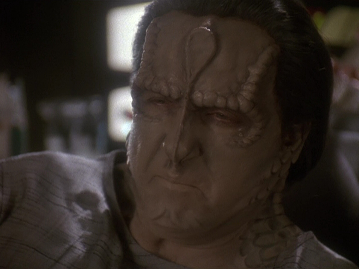 extant_StarTrek_DS9_5x19-TiesOfBloodAndWater_02080.jpg