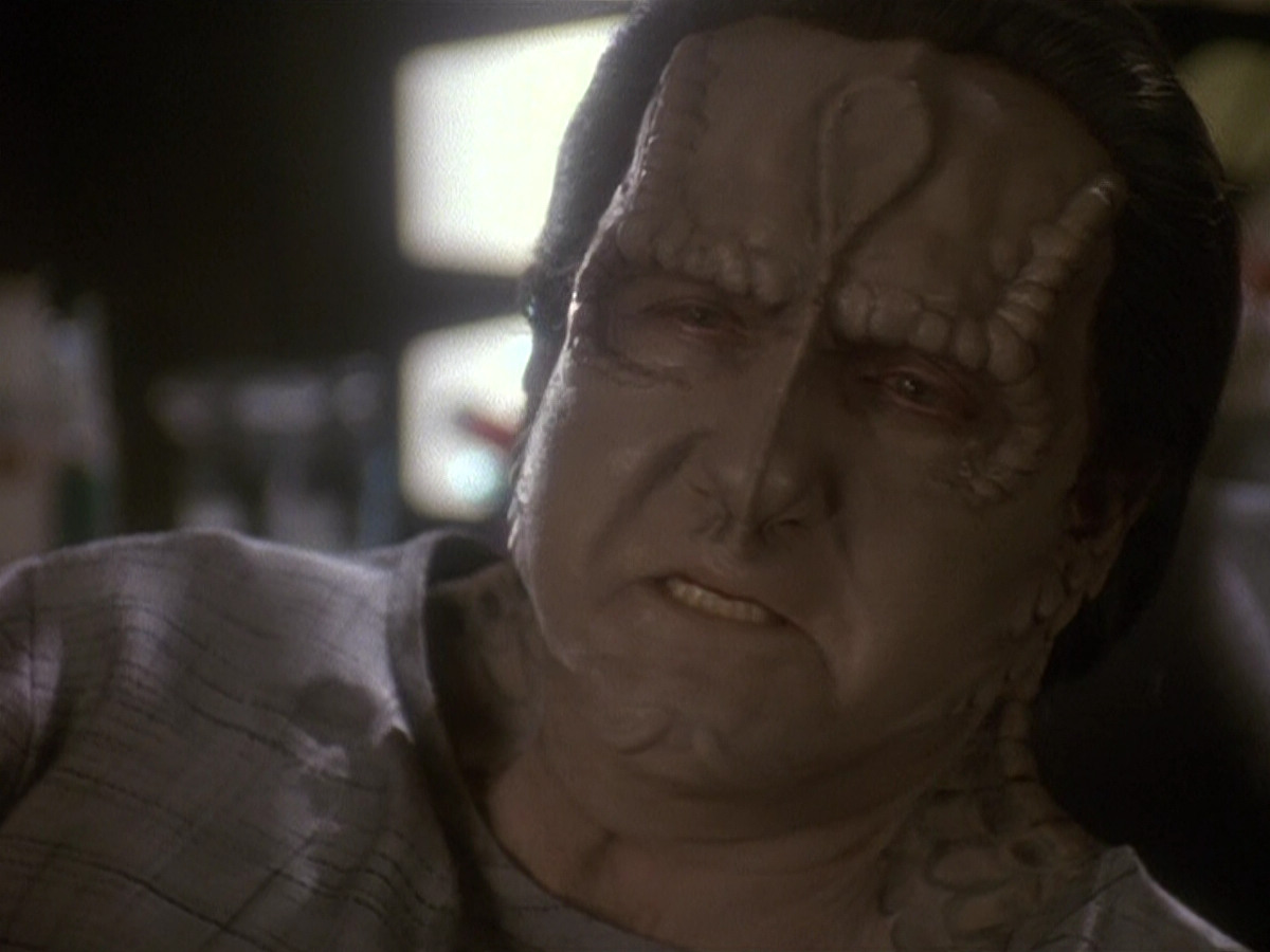 extant_StarTrek_DS9_5x19-TiesOfBloodAndWater_02091.jpg