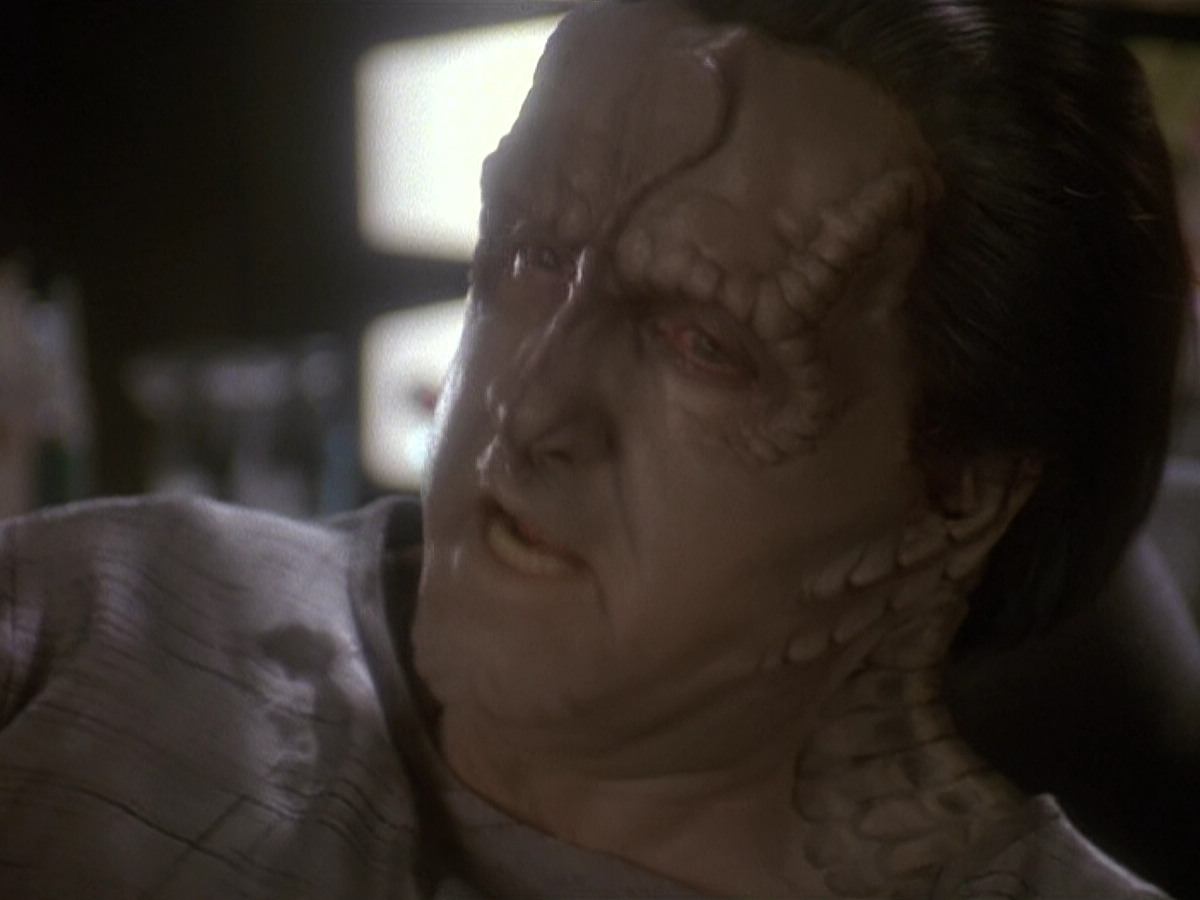 extant_StarTrek_DS9_5x19-TiesOfBloodAndWater_02094.jpg