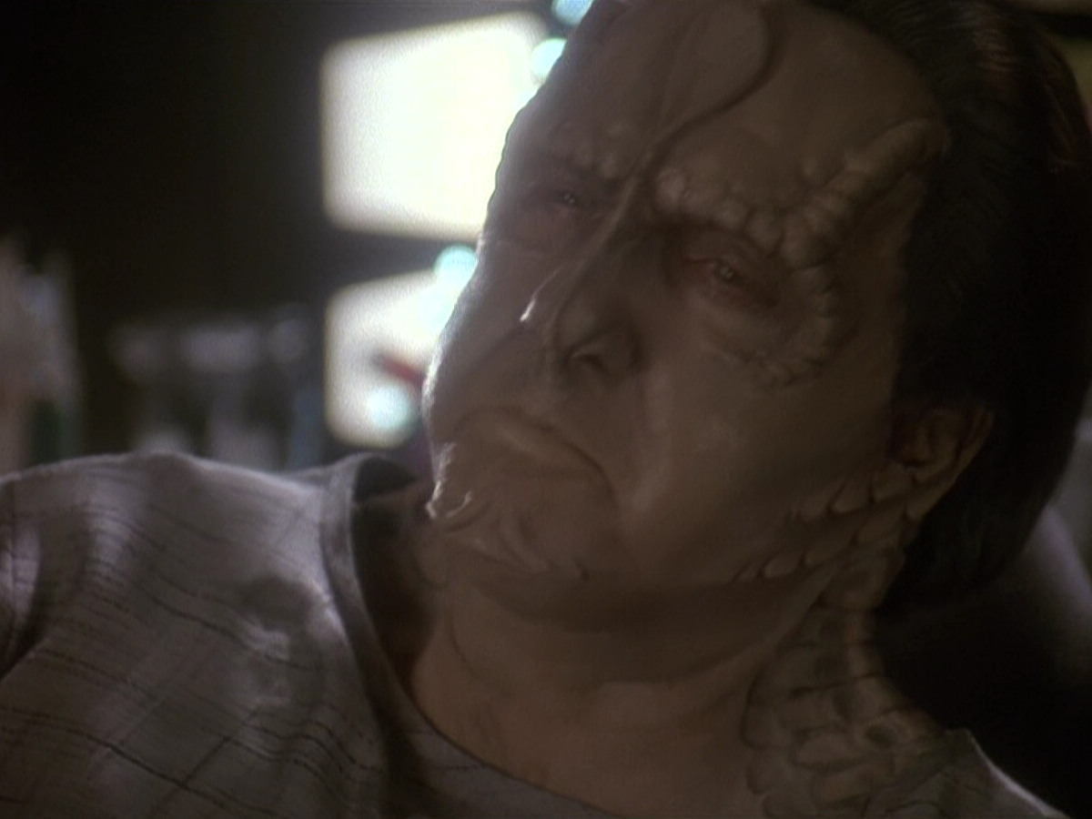 extant_StarTrek_DS9_5x19-TiesOfBloodAndWater_02095.jpg
