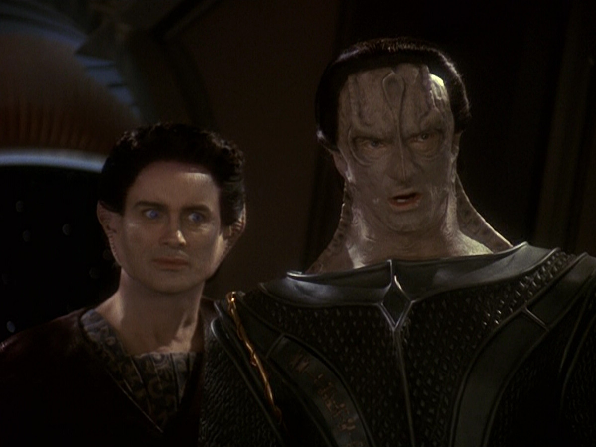 extant_StarTrek_DS9_5x19-TiesOfBloodAndWater_02105.jpg