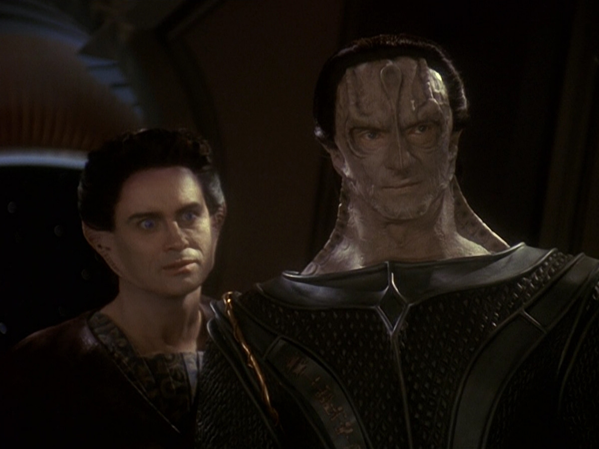 extant_StarTrek_DS9_5x19-TiesOfBloodAndWater_02111.jpg