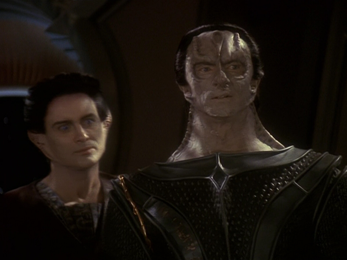 extant_StarTrek_DS9_5x19-TiesOfBloodAndWater_02112.jpg