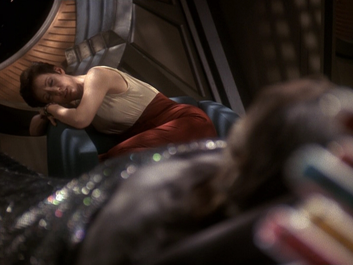 extant_StarTrek_DS9_5x19-TiesOfBloodAndWater_02161.jpg