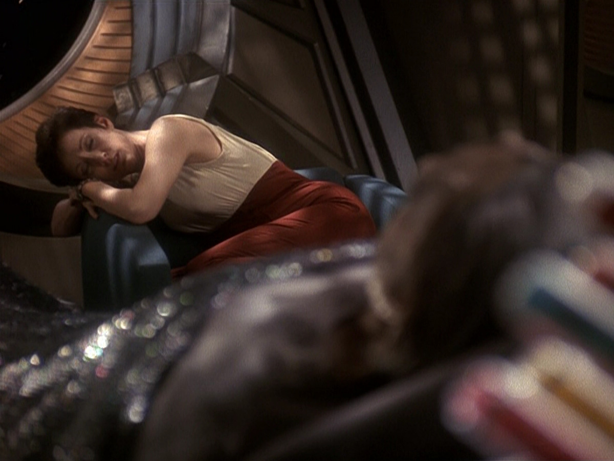 extant_StarTrek_DS9_5x19-TiesOfBloodAndWater_02162.jpg