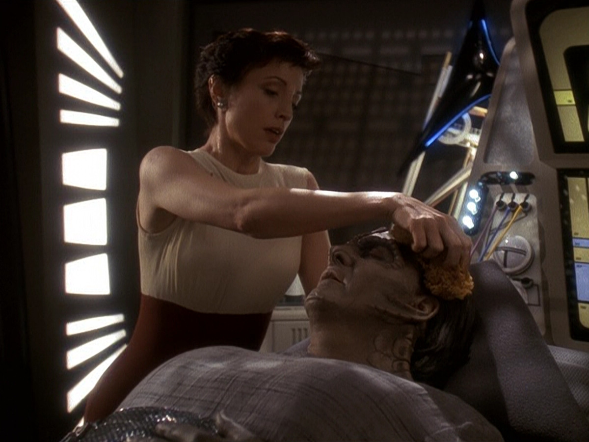 extant_StarTrek_DS9_5x19-TiesOfBloodAndWater_02166.jpg