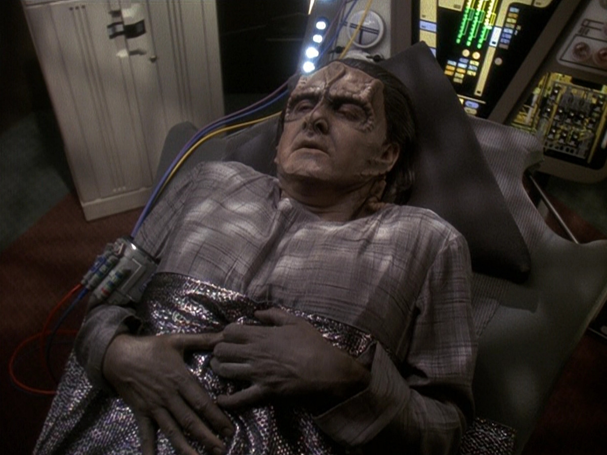 extant_StarTrek_DS9_5x19-TiesOfBloodAndWater_02183.jpg
