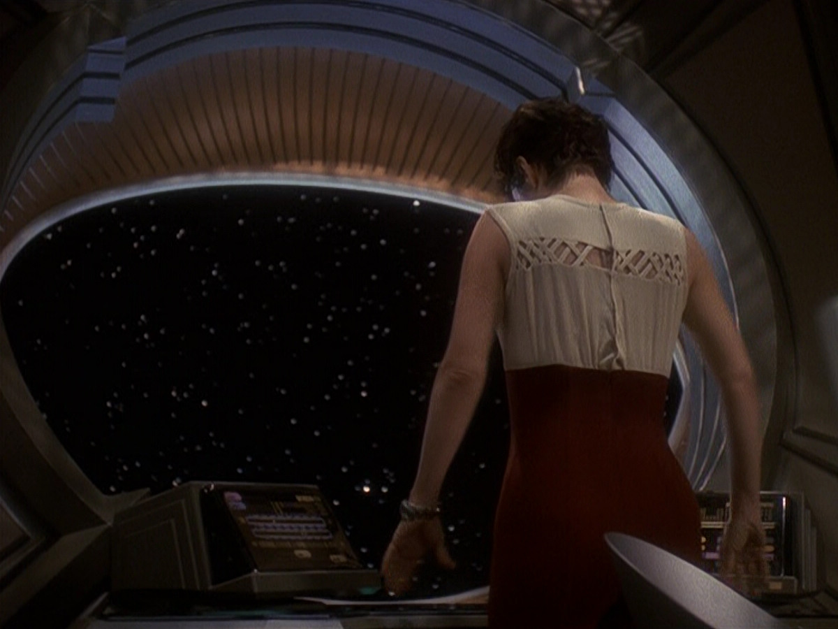 extant_StarTrek_DS9_5x19-TiesOfBloodAndWater_02196.jpg
