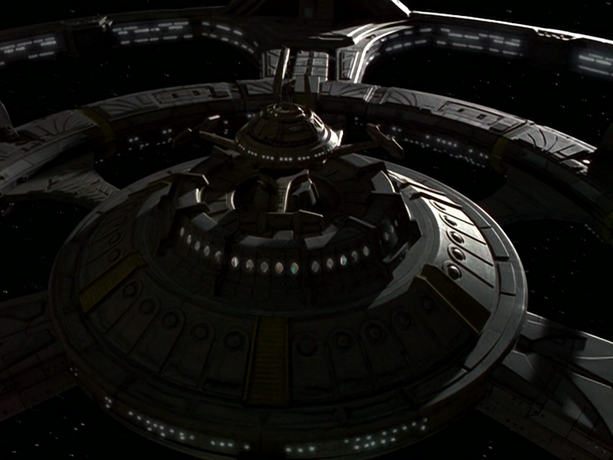 extant_StarTrek_DS9_5x19-TiesOfBloodAndWater_02245.jpg