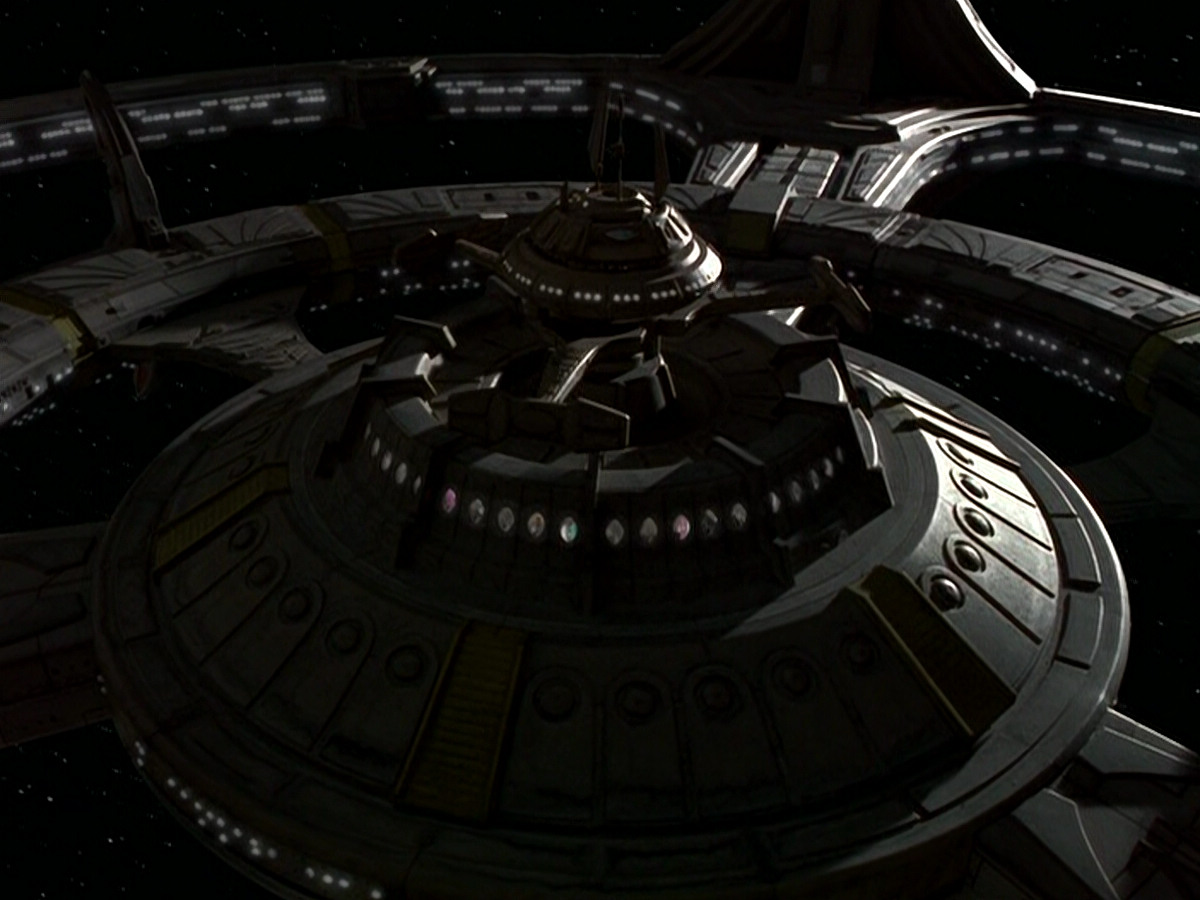 extant_StarTrek_DS9_5x19-TiesOfBloodAndWater_02248.jpg