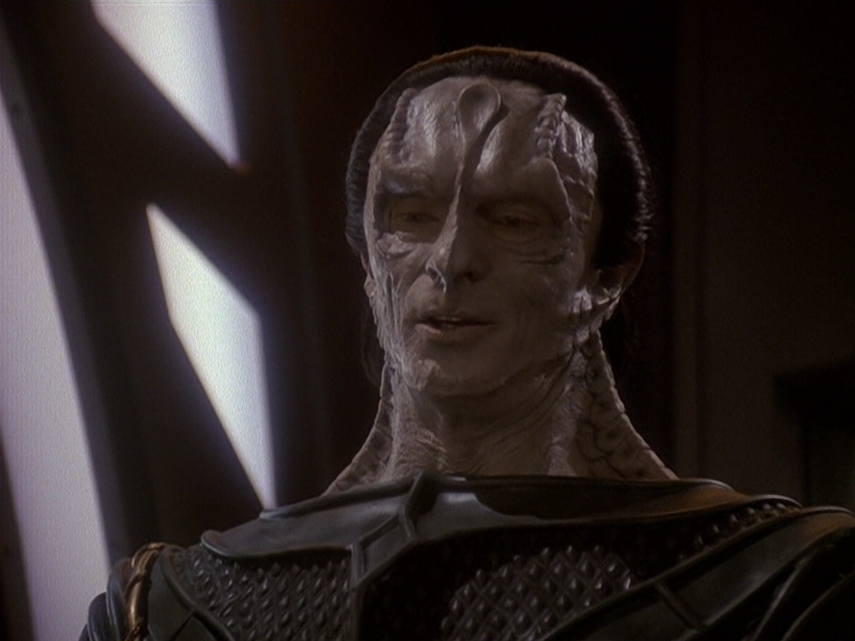 extant_StarTrek_DS9_5x19-TiesOfBloodAndWater_02274.jpg