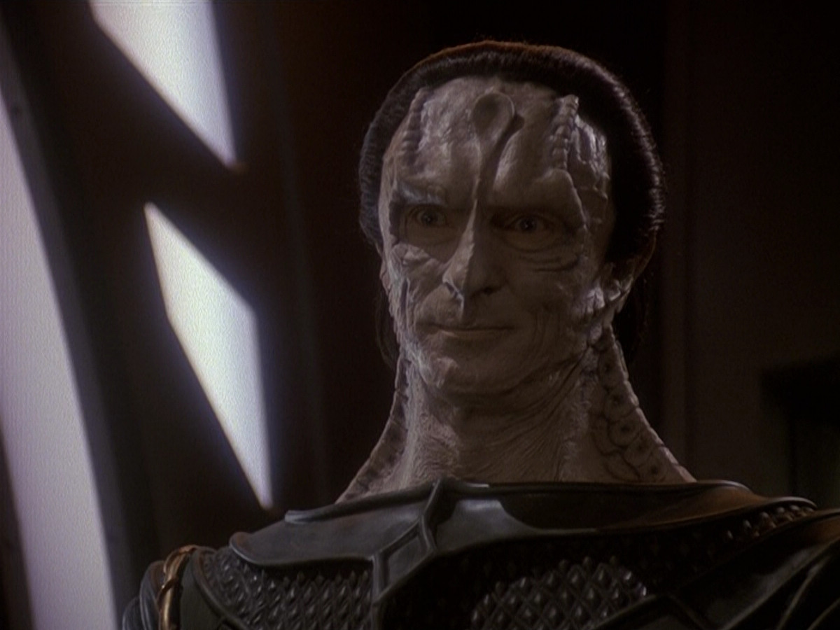 extant_StarTrek_DS9_5x19-TiesOfBloodAndWater_02279.jpg